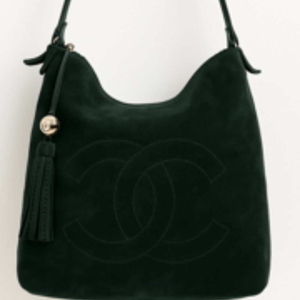 ✨ CHANEL 90s Vintage Authentic Shoulder Bag – Rare Collector’s Piece
